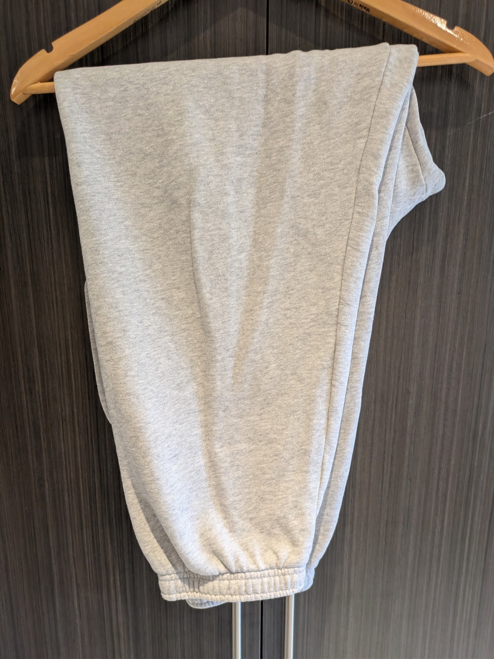 Aritzia Sweatfleece Cozy Fleece Mega Jogger in a Size Large